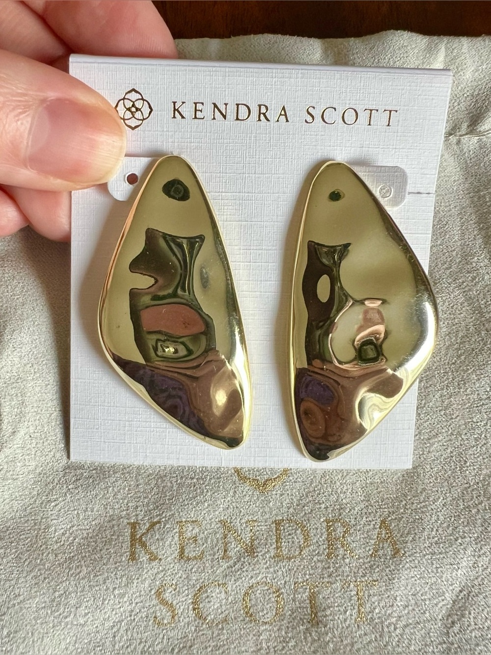NEW Kendra Scott Kira Gold Sculptural Drop Earrings - Picture 4 of 8